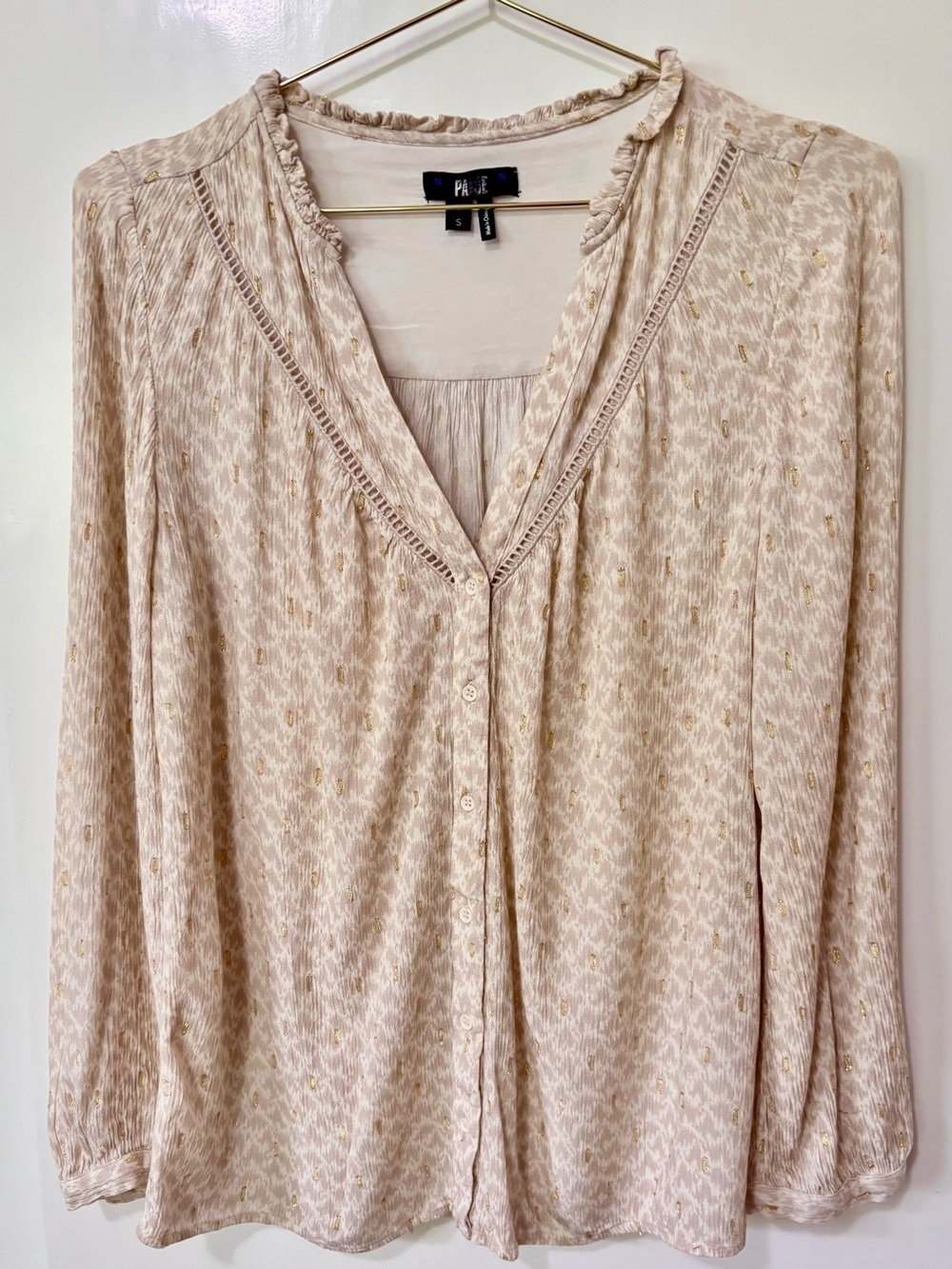 PAIGE| Cream Lightweight Ruffle Button-Front V-Neck Blouse w/Gold Specks Sz S